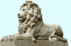 Ein Floh kann einem Löwen mehr Ärger bereiten als ein Löwe einem Floh. 
Diesen Löwen neben dem Hamburger Rathaus konnte trotzdem seit über 100 Jahren noch kein Floh ärgern.